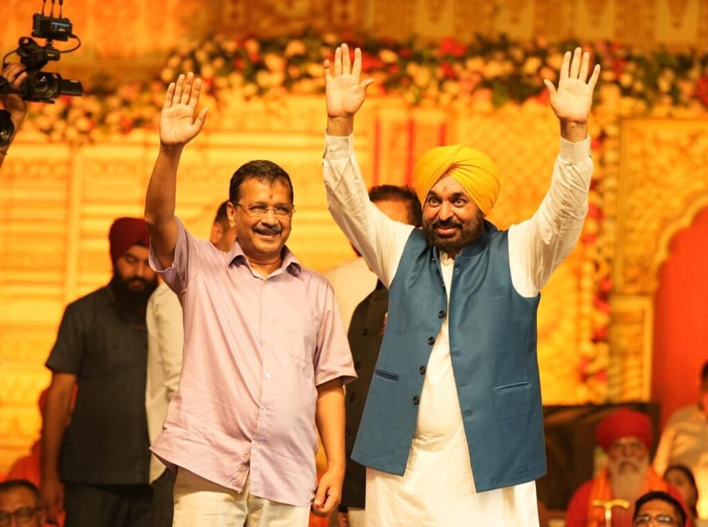 ਪੰਜਾਬ ਦੇ ਬਜ਼ੁਰਗਾਂ ਨੂੰ ਤੀਰਥ ਯਾਤਰਾ ‘ਤੇ ਲਿਜਾ ਕੇ ਭਗਵੰਤ ਮਾਨ ਨੇ ਸਾਬਤ ਕਰ ਦਿੱਤਾ ਹੈ ਕਿ ਉਹ ਆਧੁਨਿਕ ਯੁੱਗ ਦੇ ਸਰਵਣ ਪੁੱਤਰ ਹਨ:ਅਰਵਿੰਦ ਕੇਜਰੀਵਾਲ