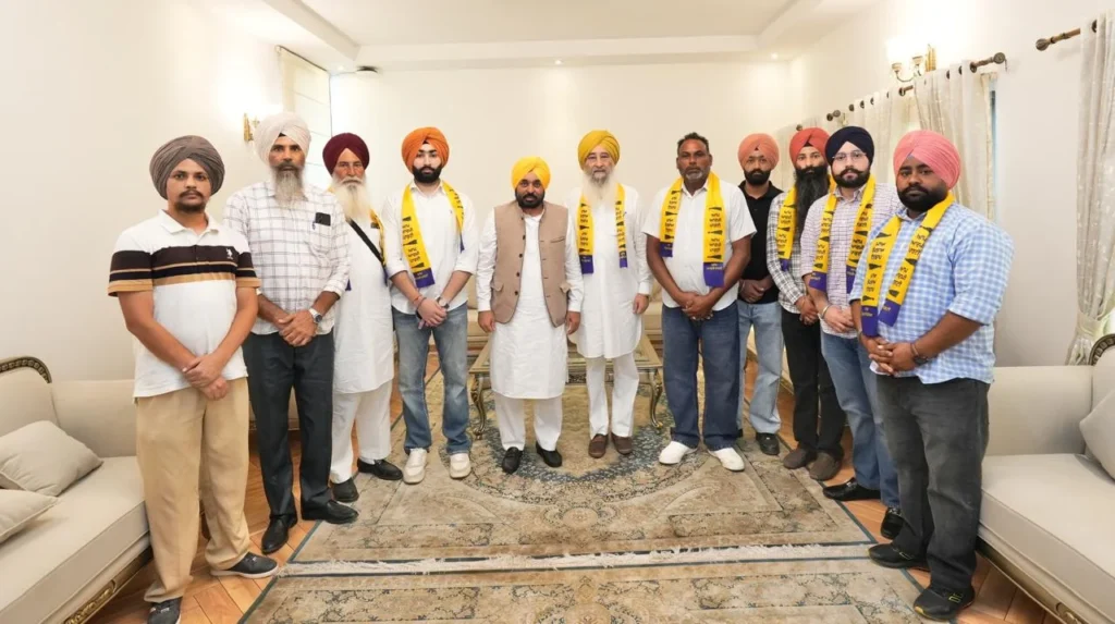 CM Bhagwant Mann Welcomes Former MLA Ravinder Singh Brahampura Into AAP With Supporters