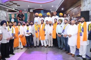Dilpreet Bainipal Joins AAP Along with Supporters Under the Leadership of Cabinet Minister Tarunpreet Singh Sond